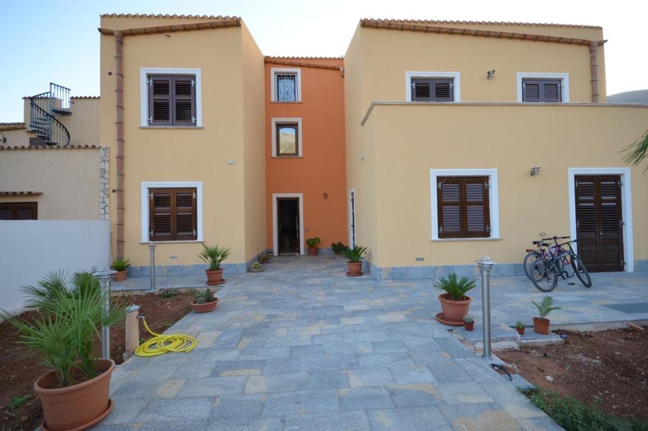 Baia Santa Margherita B&B Кастеллуццо Экстерьер фото