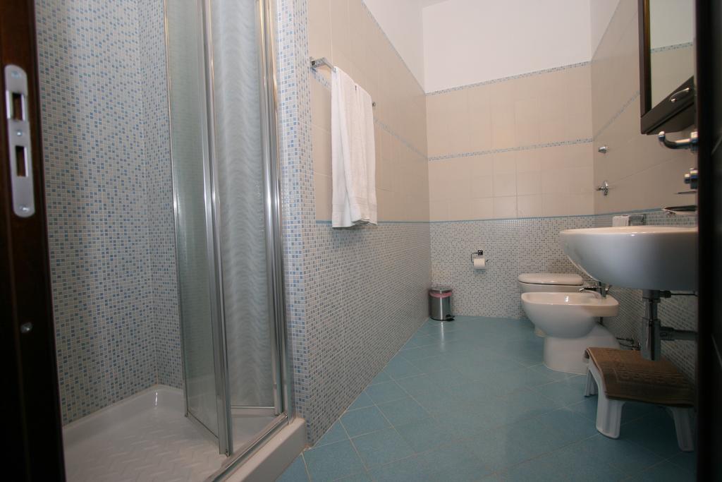 Baia Santa Margherita B&B Кастеллуццо Номер фото